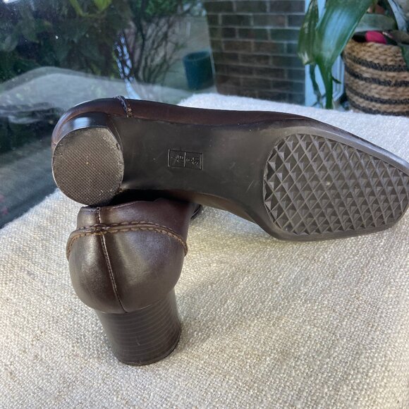 Easyspirit brown leather square toe round heel slip-on loafers, size 9 - Picture 4 of 7